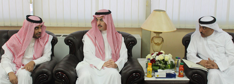 المجلس الاستشاري لكلية المجتمع... - برئاسة صاحب السمو الأمير...